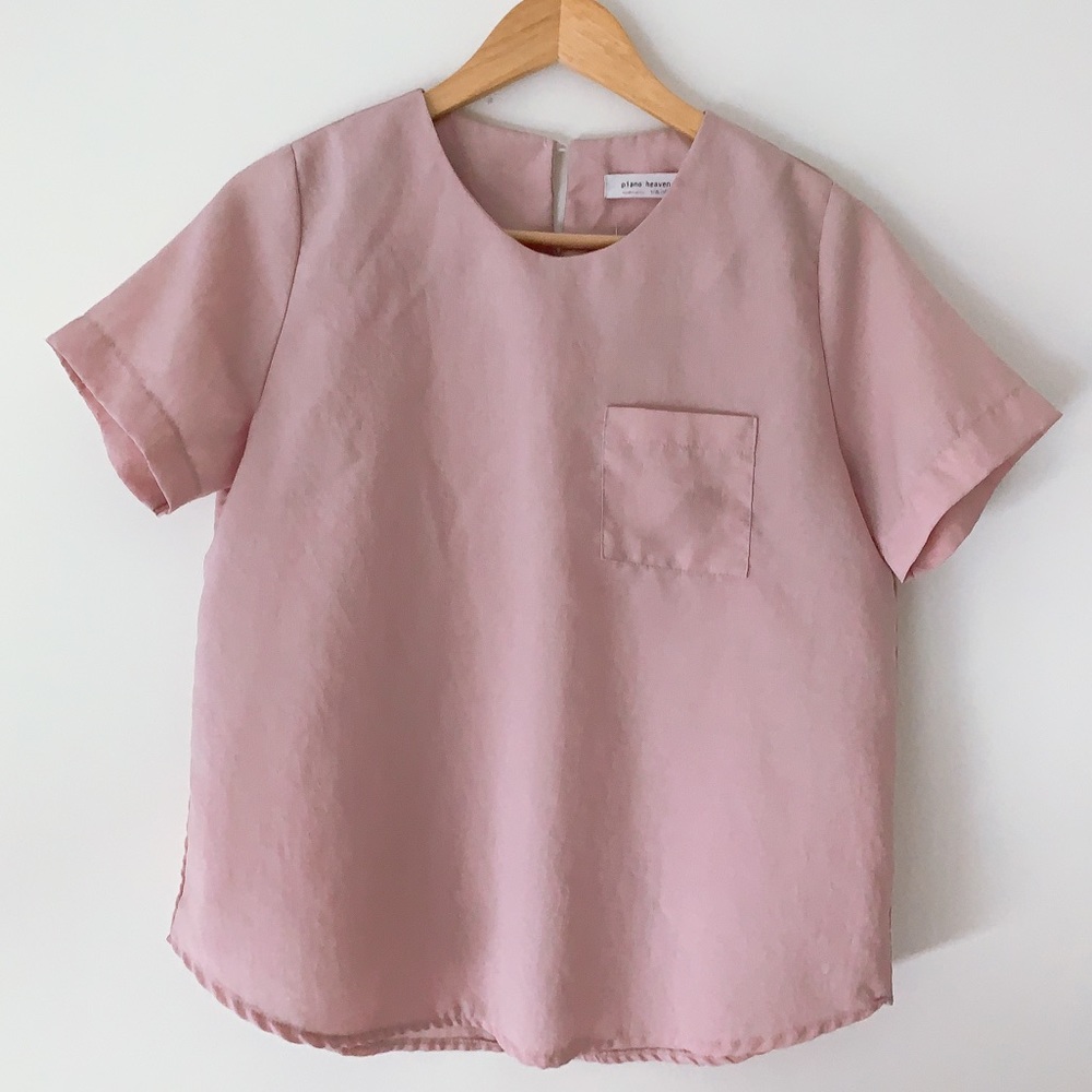 Minimalist pink linen shirt with pearl tie on back